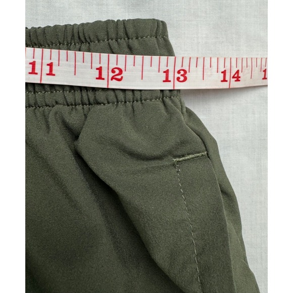 Gymshark Arrival Shorts Medium Olive Green 7 Inch Inseam - Picture 6 of 11